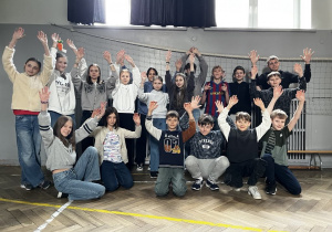 druzyna uczniów klas 4-6