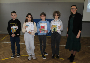 Nagrodzeni uczniowie w konkursie na ilustrację do wiersza Wisławy Szymborskiej