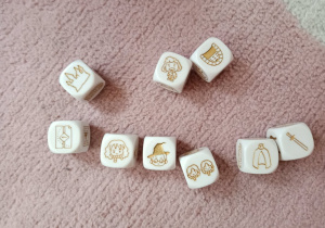 wyrzucone kości story cubes